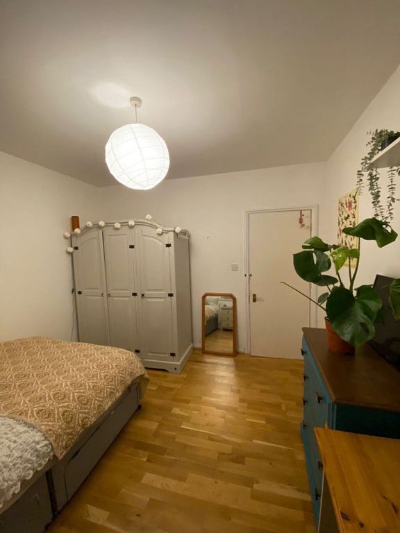 Property photo 1 of 10 3 Bed Flat In A Gated Complex