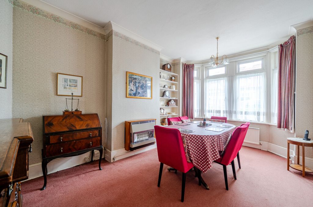 Property photo 3 of 20 1479909-18-6A3430...