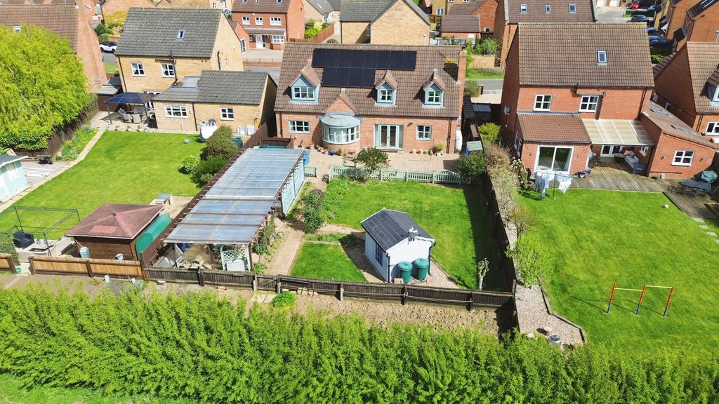 Property photo 2 of 24