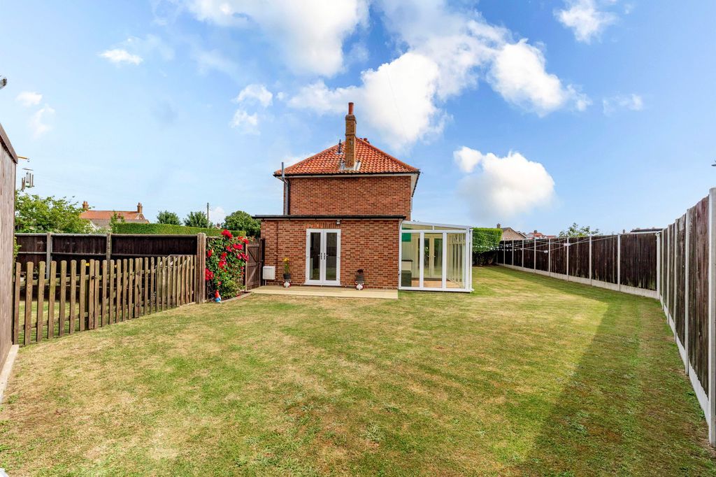 Property photo 2 of 19