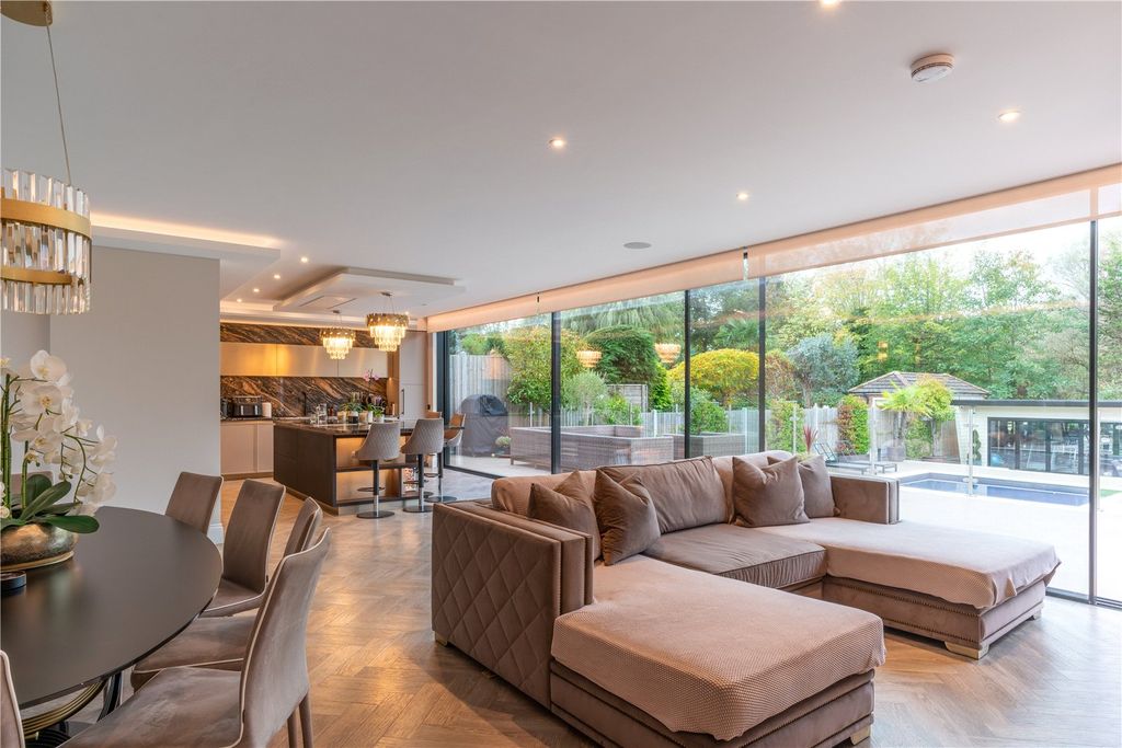 Additional image 5 of 5 bed detached house for saleDetached House Close To Station, Loughton, Essex IG10