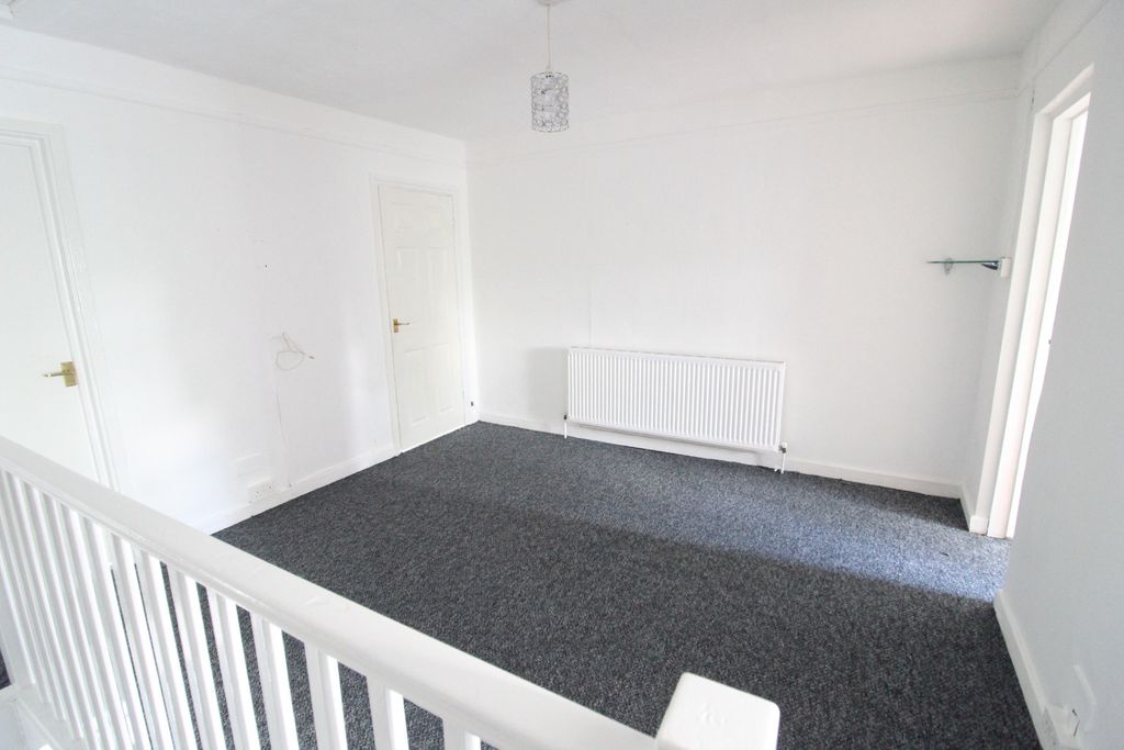 Property photo 3 of 7 2275482