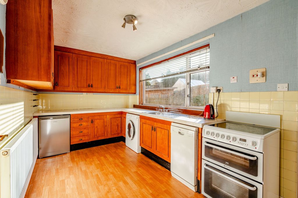 Property photo 2 of 23