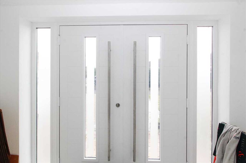 Property photo 3 of 26 Entrance Lobby