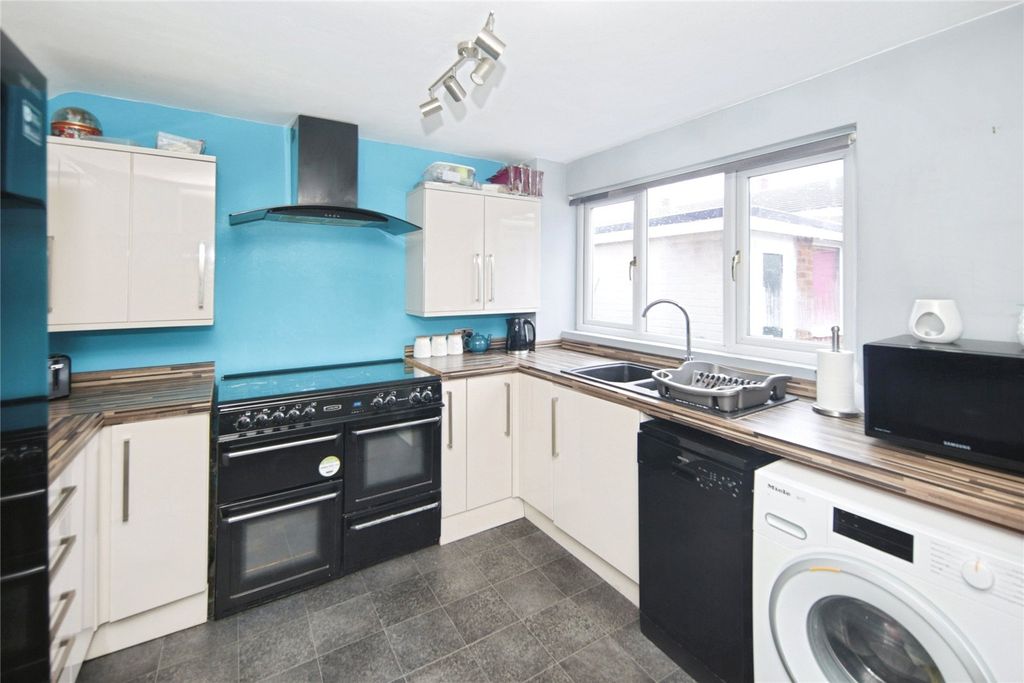 Property photo 3 of 18 Picture No. 11