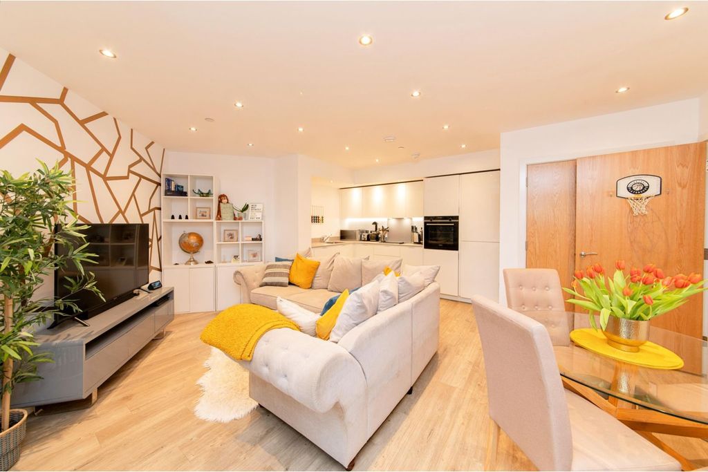 Property photo 1 of 14 Open Plan Living