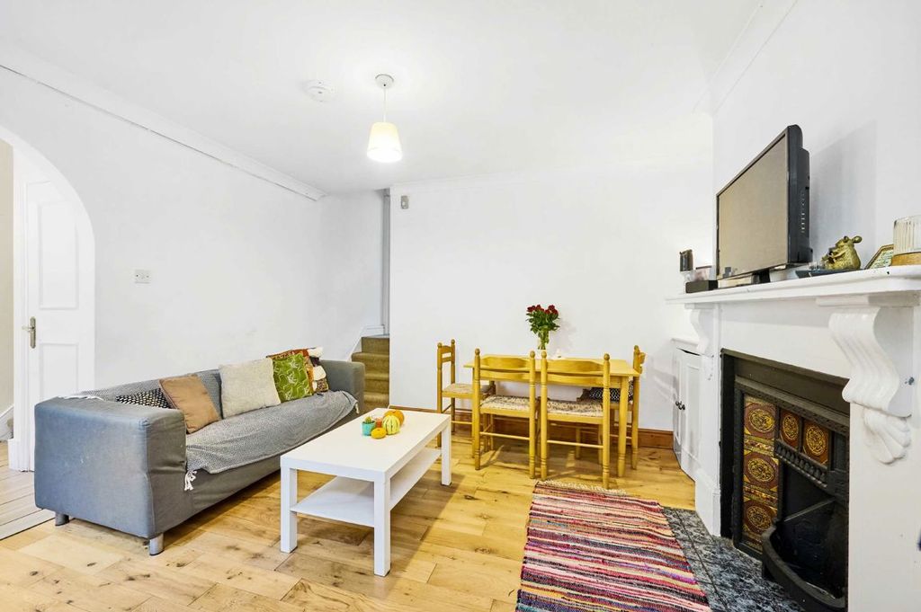 Property photo 3 of 8