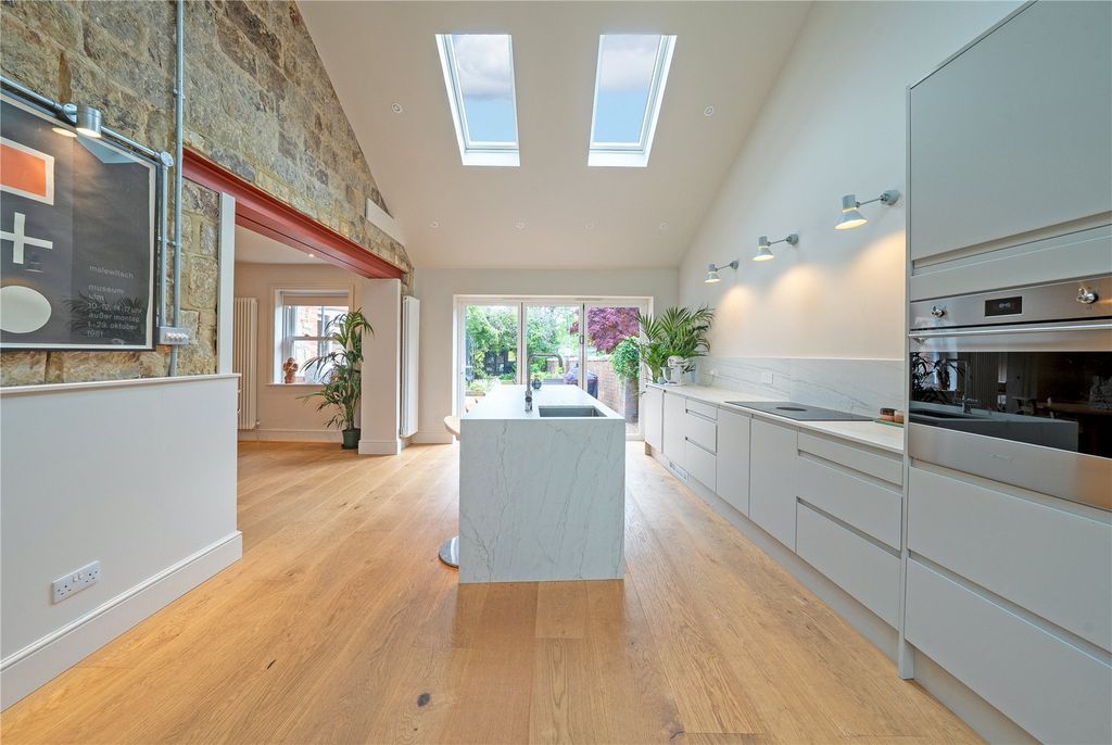 Property photo 2 of 20 Open Plan Kitchen