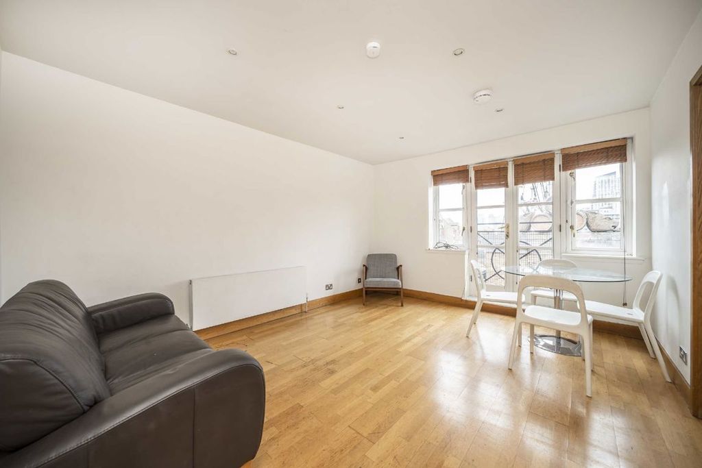 Property photo 2 of 7