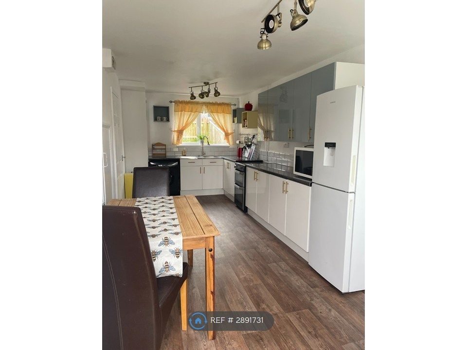 Property photo 2 of 13 Kitchen Fully Equipped