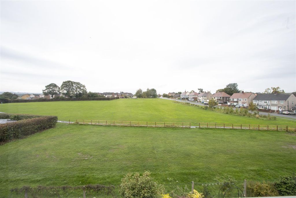 Additional image 7 of 2 bed flat for saleNewbold Back Lane, Brockwell, Chesterfield S40