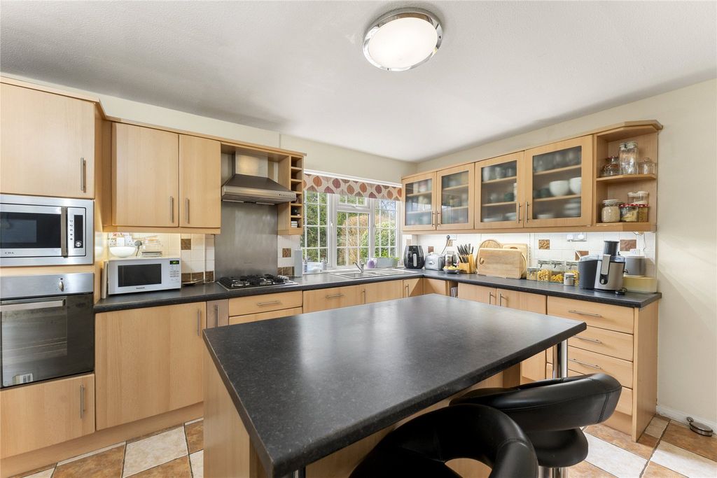 Property photo 2 of 11 2