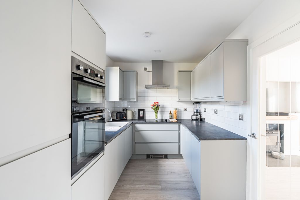 Property photo 3 of 21 Property Image 3