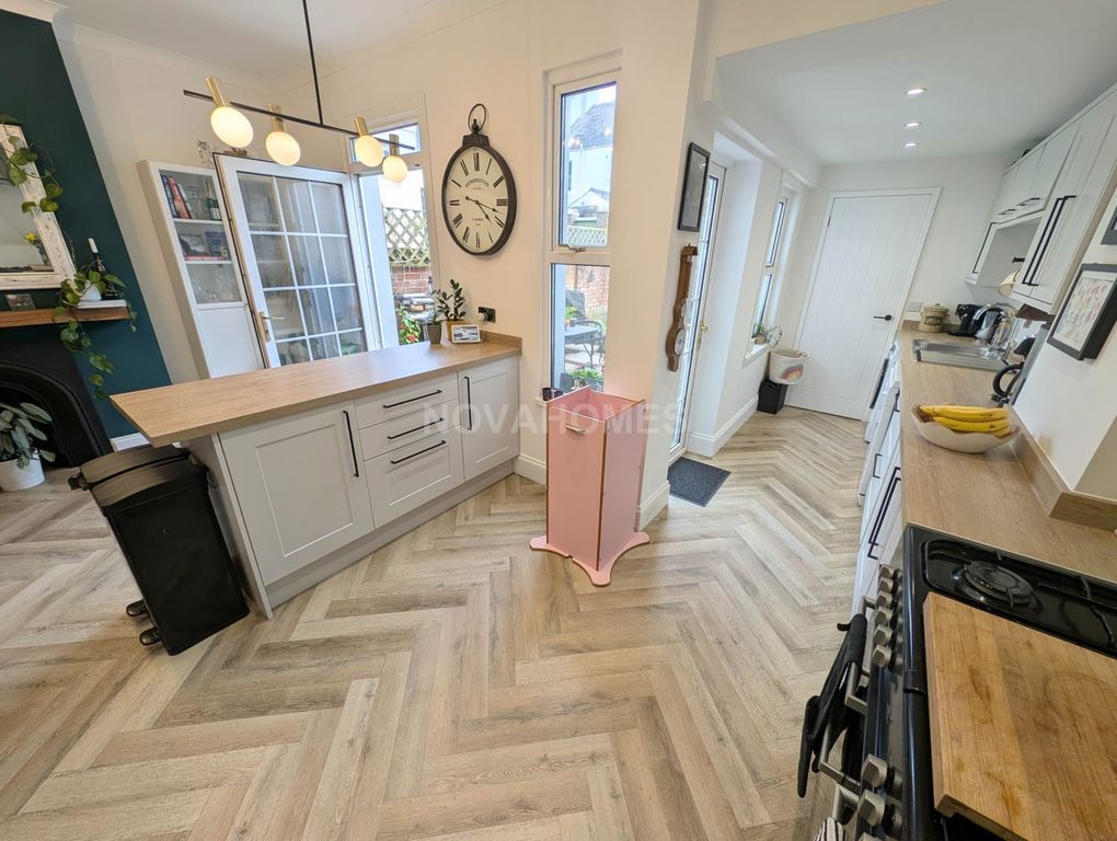 Property photo 3 of 16