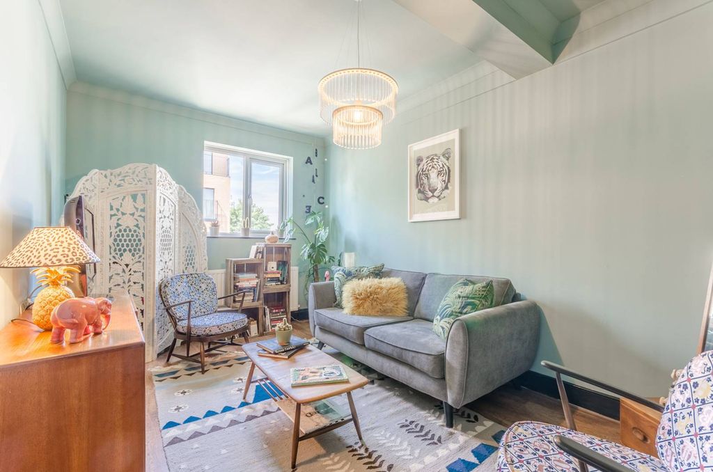 Property photo 2 of 7