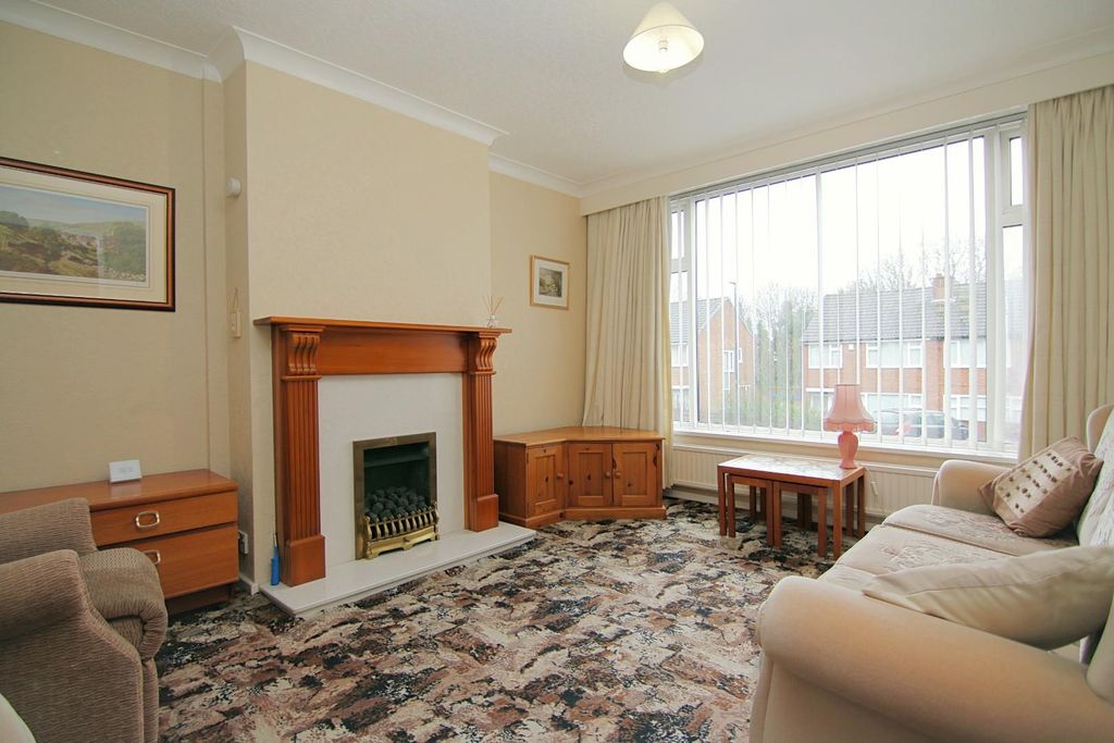 Property photo 3 of 19 Living Room