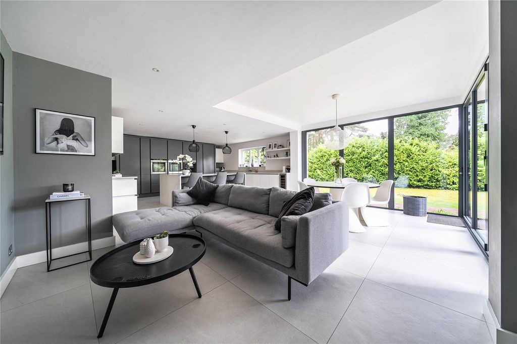 Property photo 3 of 31 Picture 3