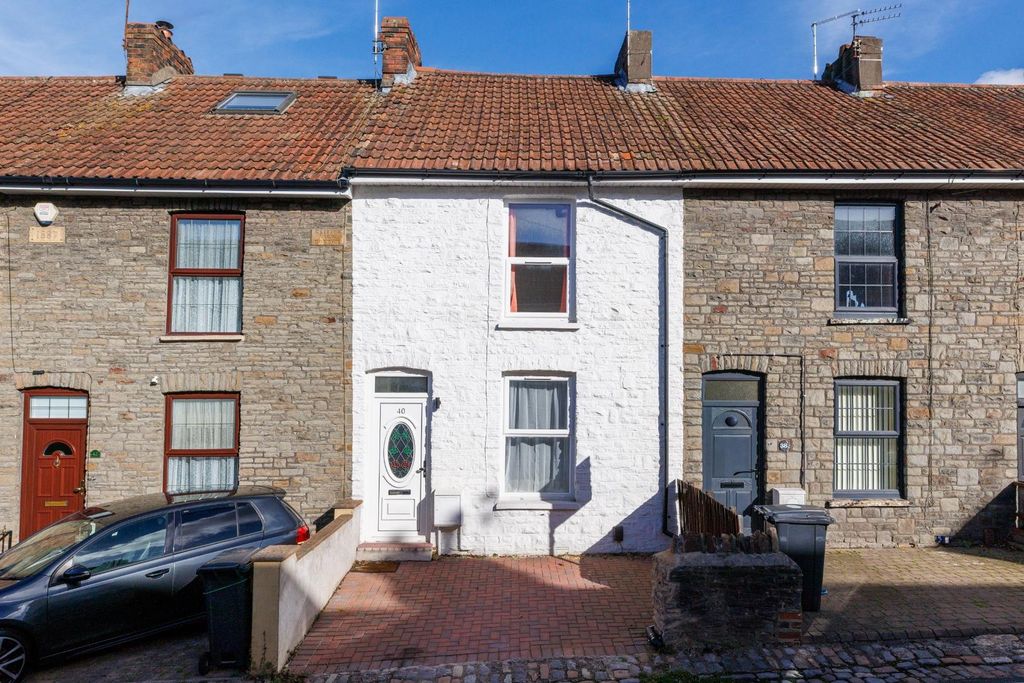 Property photo 2 of 20 40 Charlton Road-26.Jpg