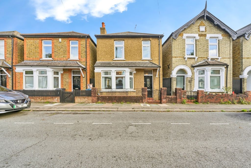 Property photo 1 of 17 Photo