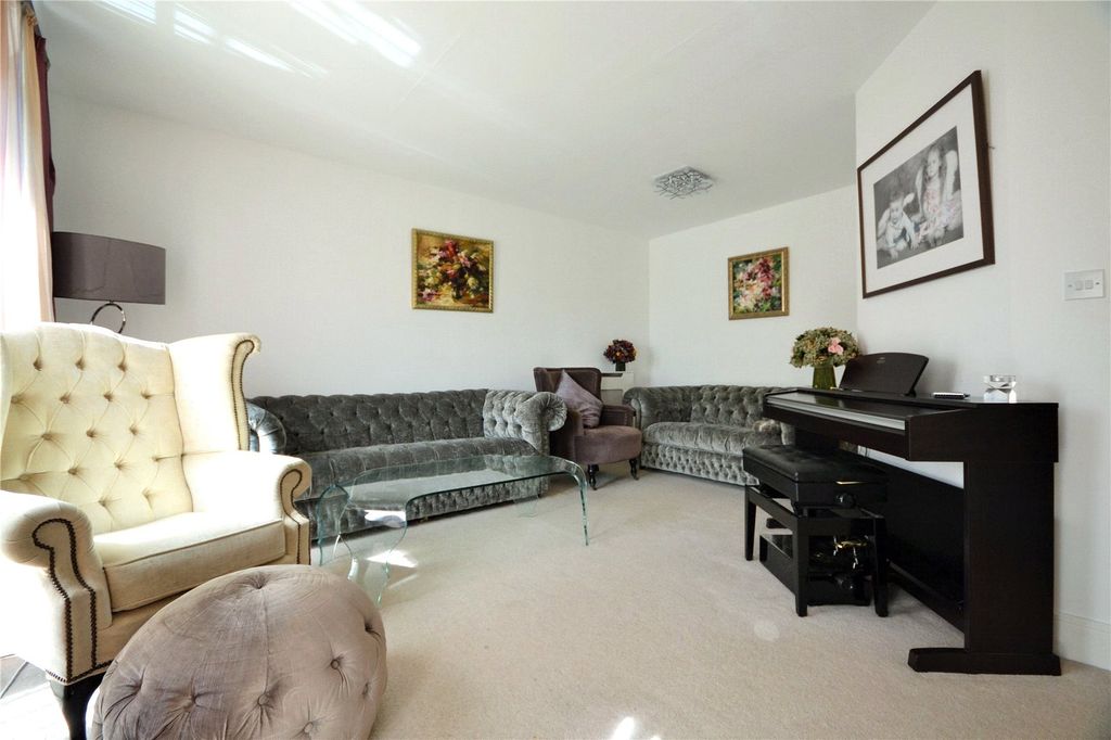 Property photo 2 of 8 Picture No. 06