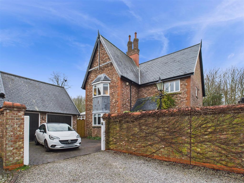 Property photo 1 of 21