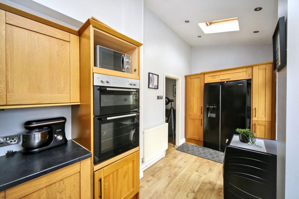 Property photo 3 of 24