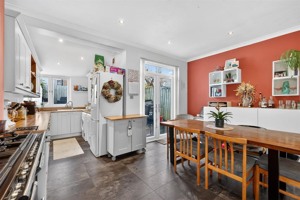 Property photo 2 of 17 Kitchen/Diner