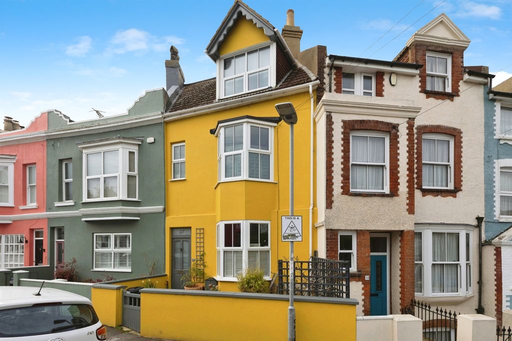 Property photo 1 of 22