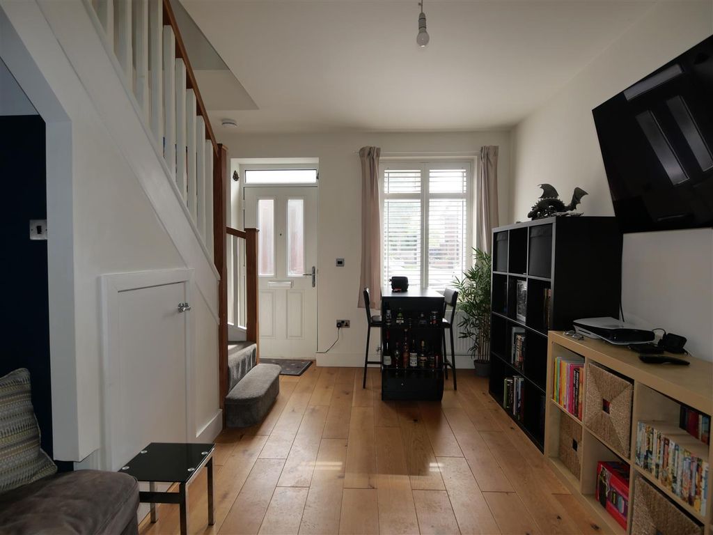 Property photo 3 of 12 P1001433.Jpg