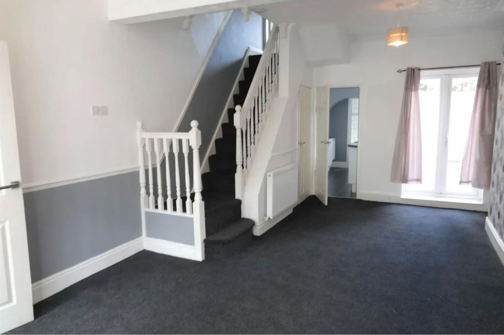 Property photo 2 of 8 1000022524.Jpg