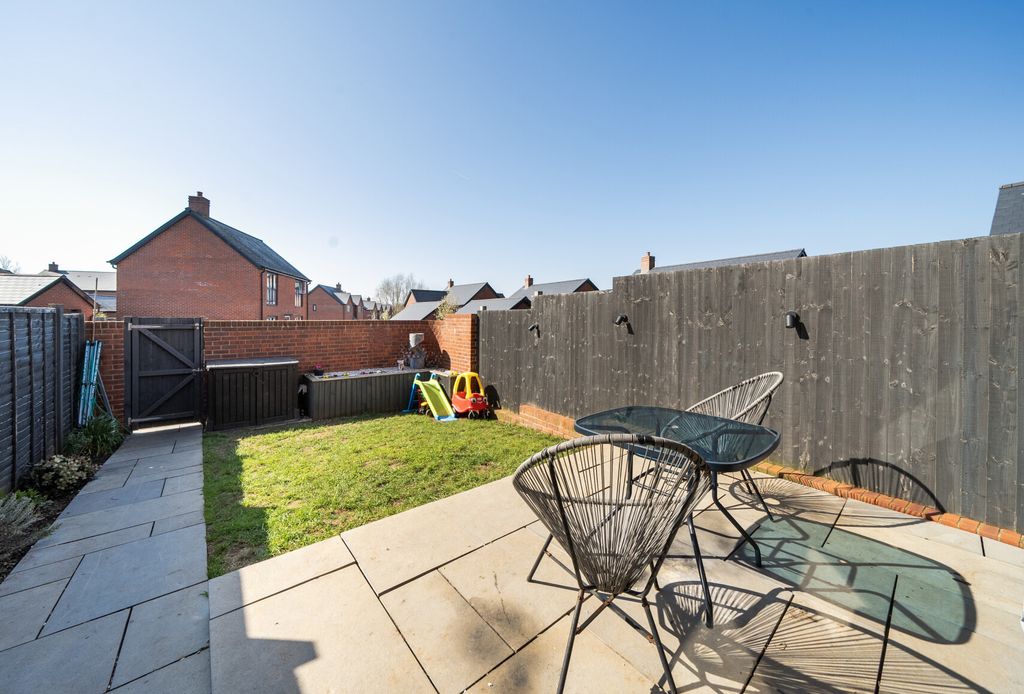 Property photo 3 of 14 1432665-16-69Bc2A...