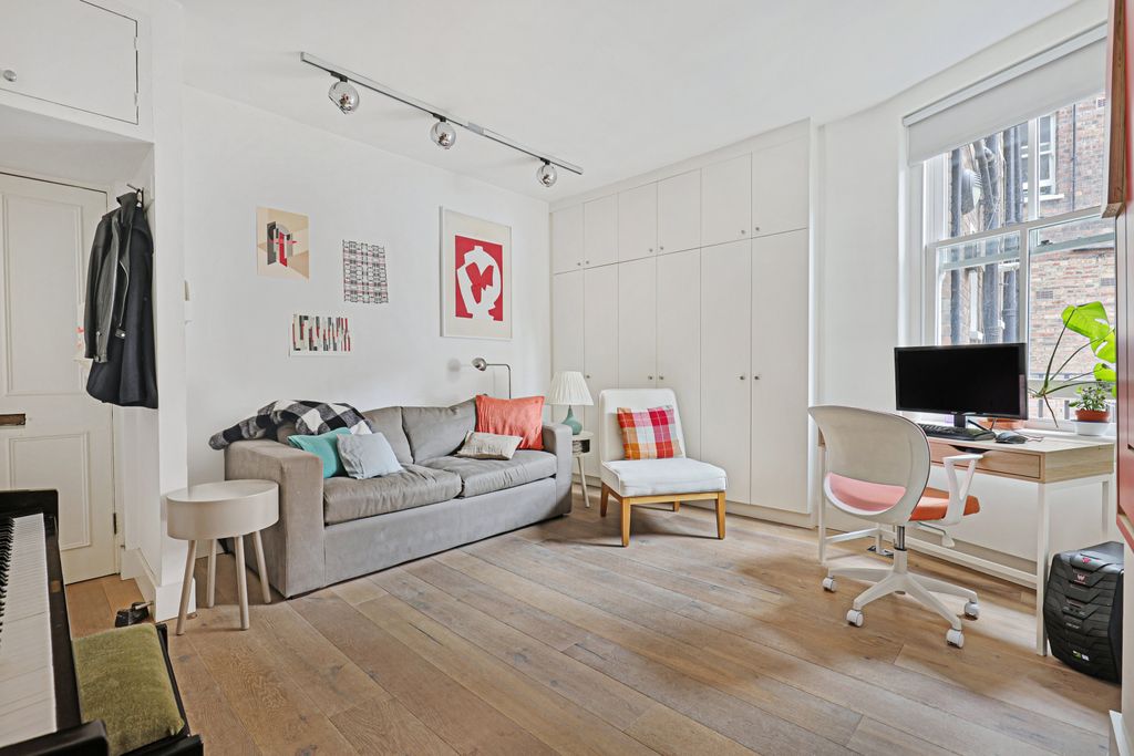 Property photo 3 of 11