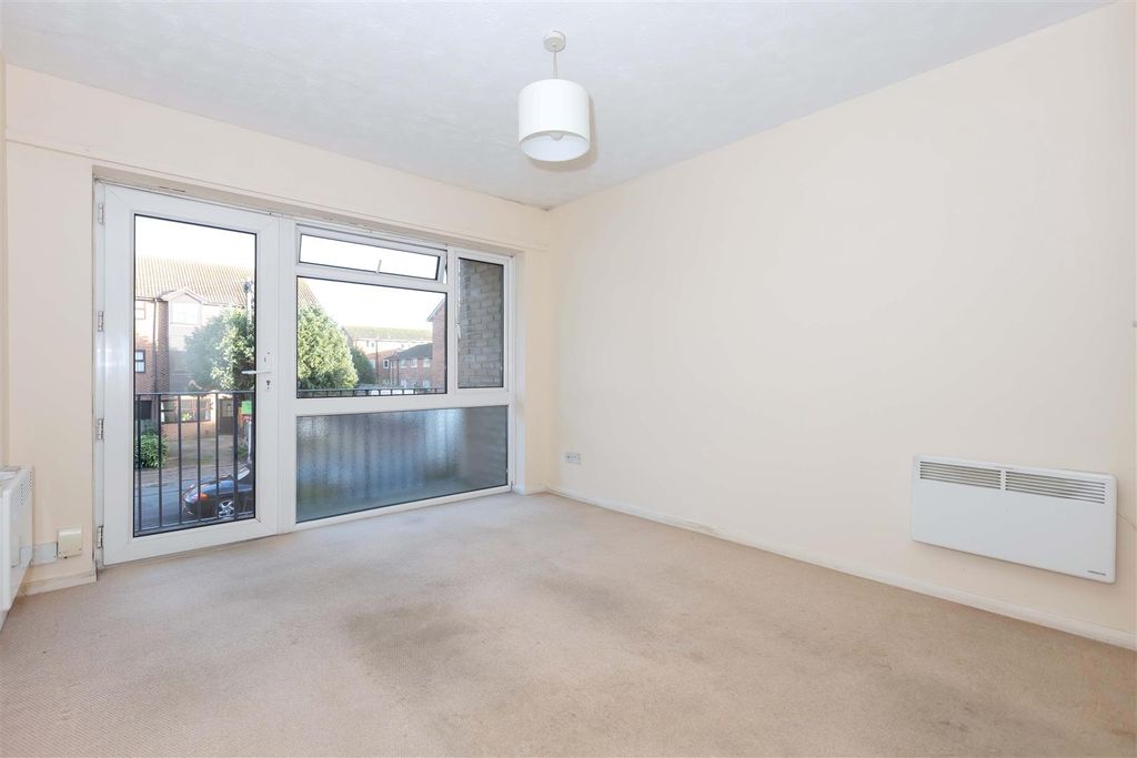 Property photo 2 of 10 Saffrons Court_6.Jpg