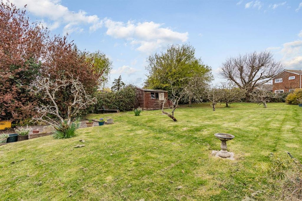 Property photo 2 of 27