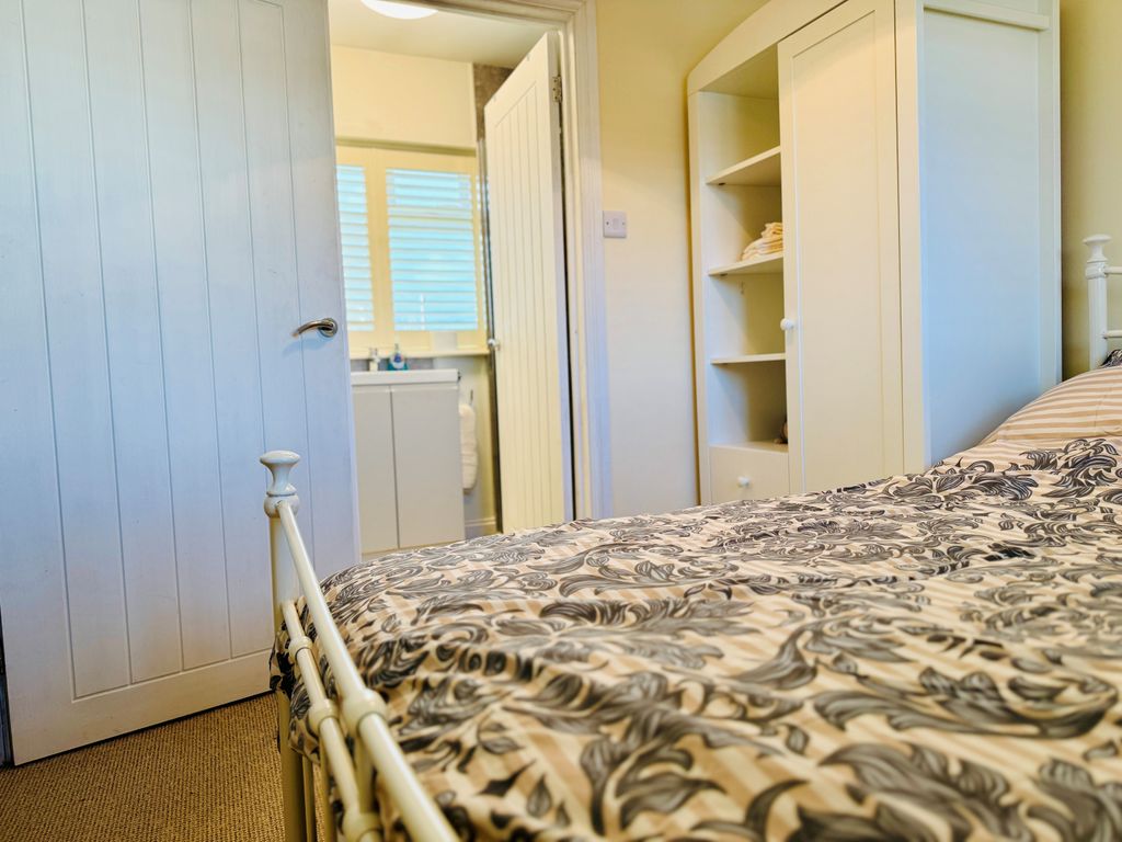 Property photo 3 of 11 Image