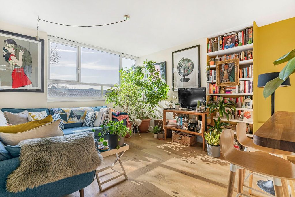 Property photo 2 of 17 9_50199.Jpg