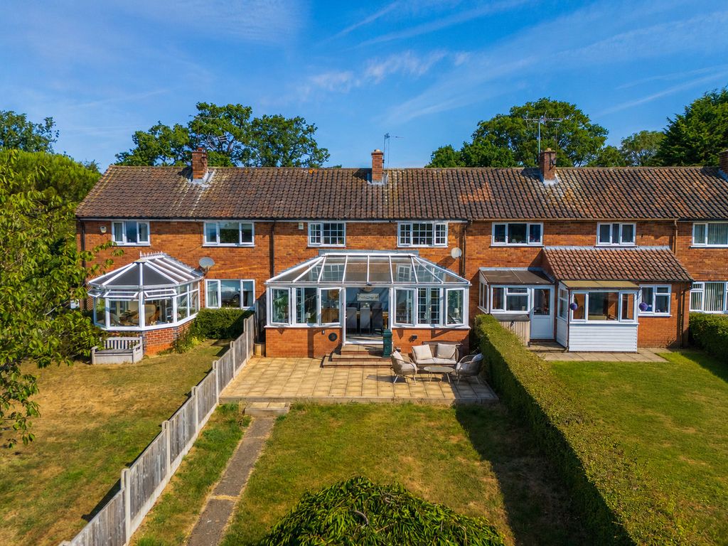 Property photo 1 of 32