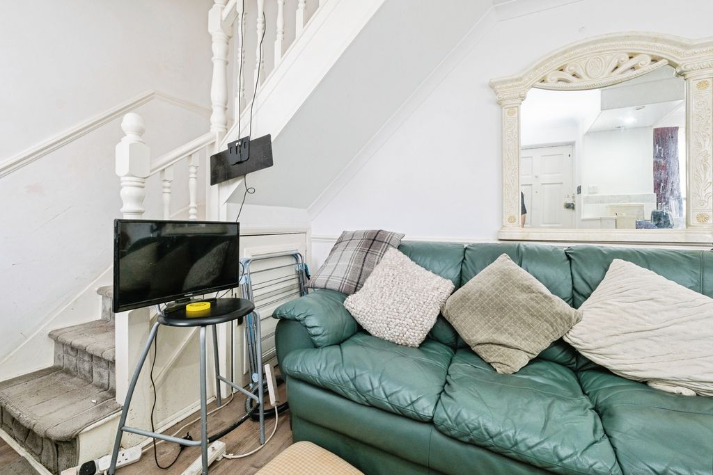 Property photo 3 of 14 Pbox-Img.Jpg