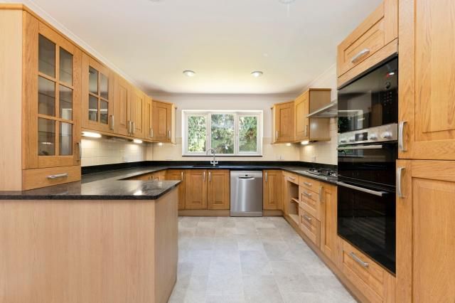 Property photo 3 of 46 Kitchen