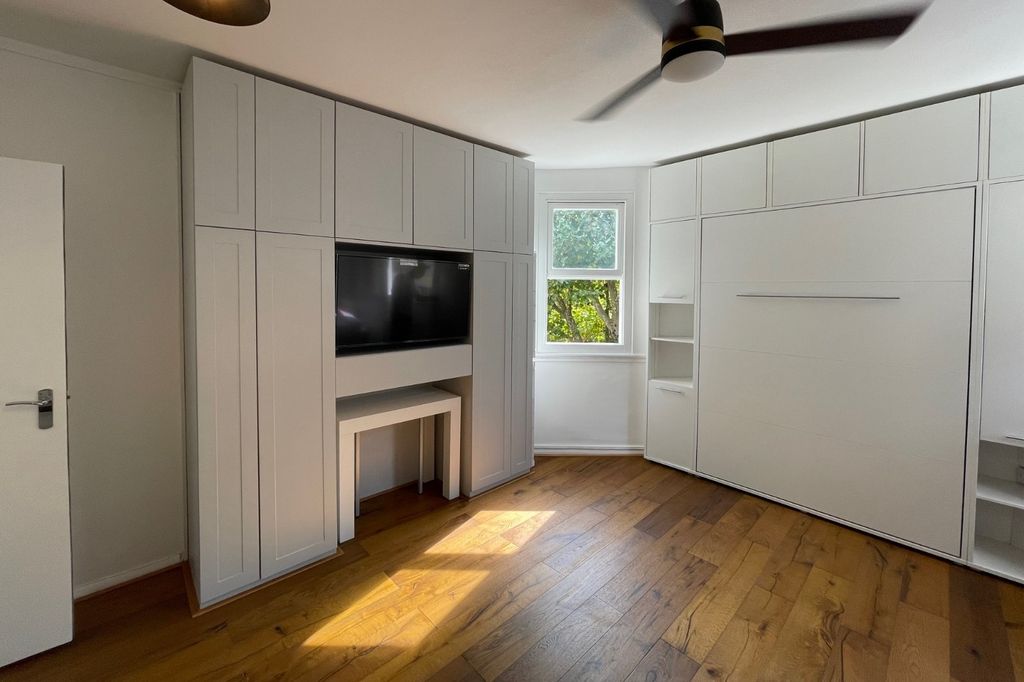 Property photo 1 of 11 68CM Gloucester Gardens, Paddington, London W2 6Bn