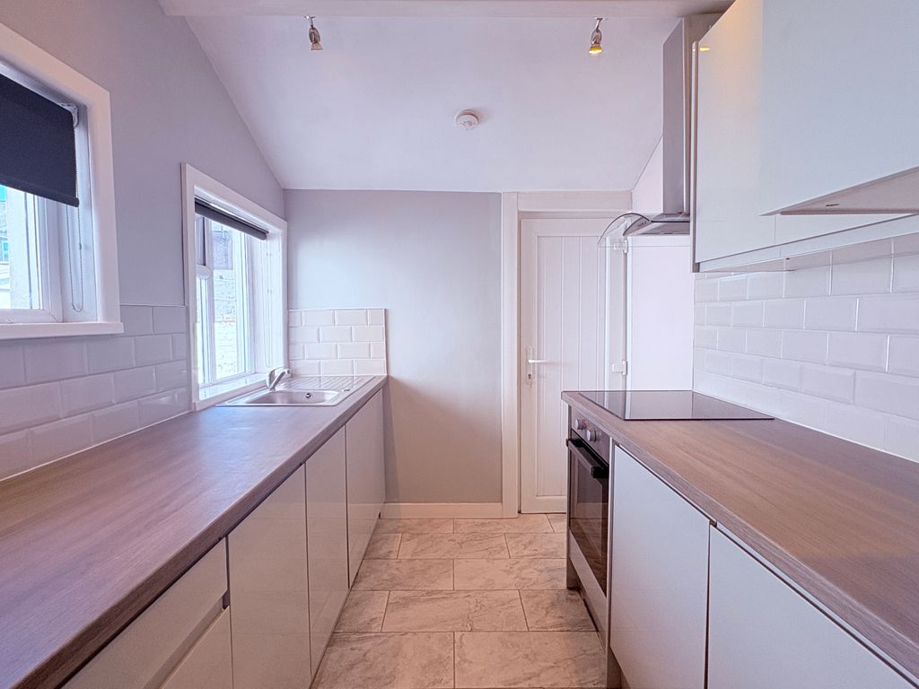 Property photo 2 of 14 Kitchen