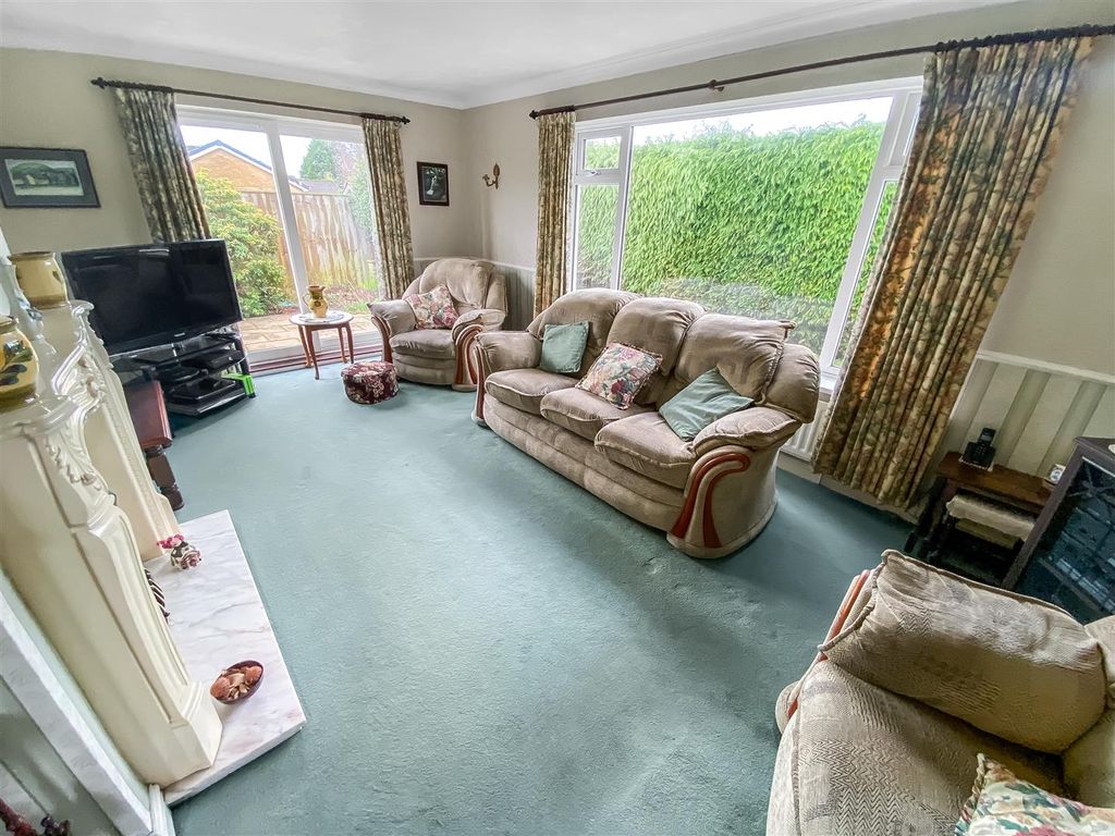 Property photo 2 of 19 Living Room (1).Jpg