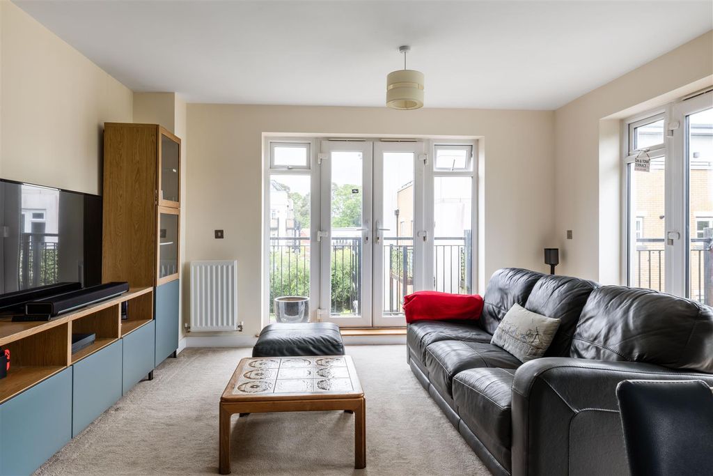 Additional image 4 of 2 bed flat for saleRenfields, Haywards Heath RH16