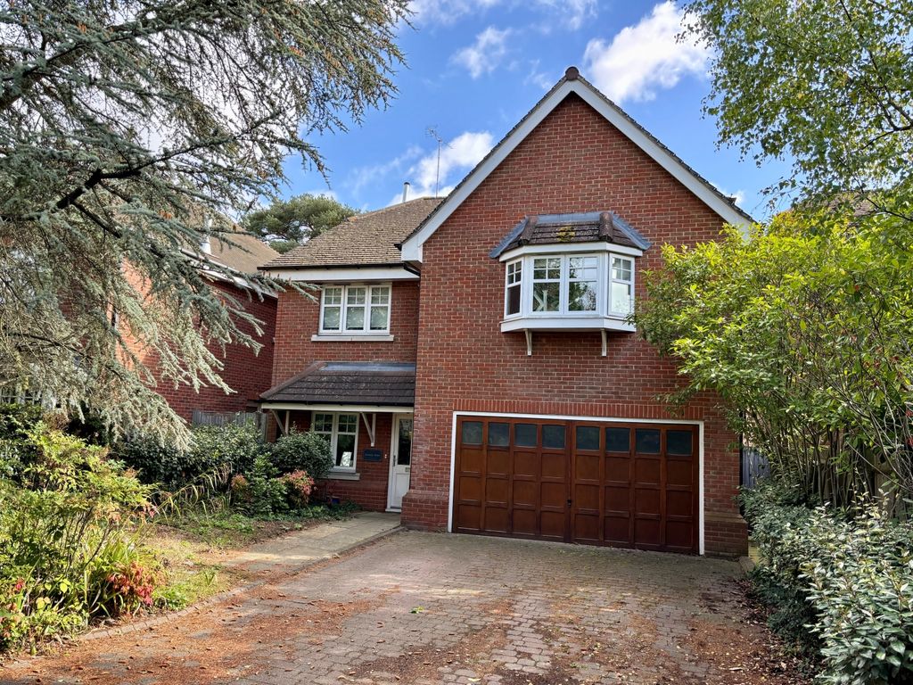 Property photo 1 of 12 Front