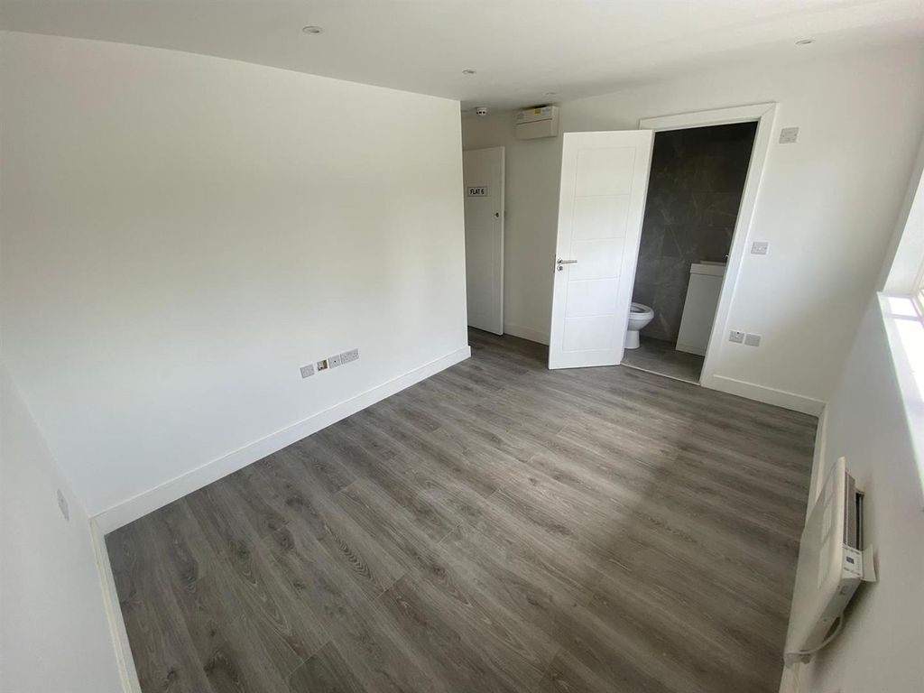 Property photo 1 of 2 Room 6.Jpg