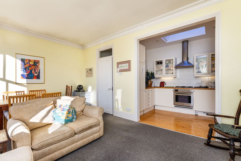 Property photo 3 of 9 Picture 4