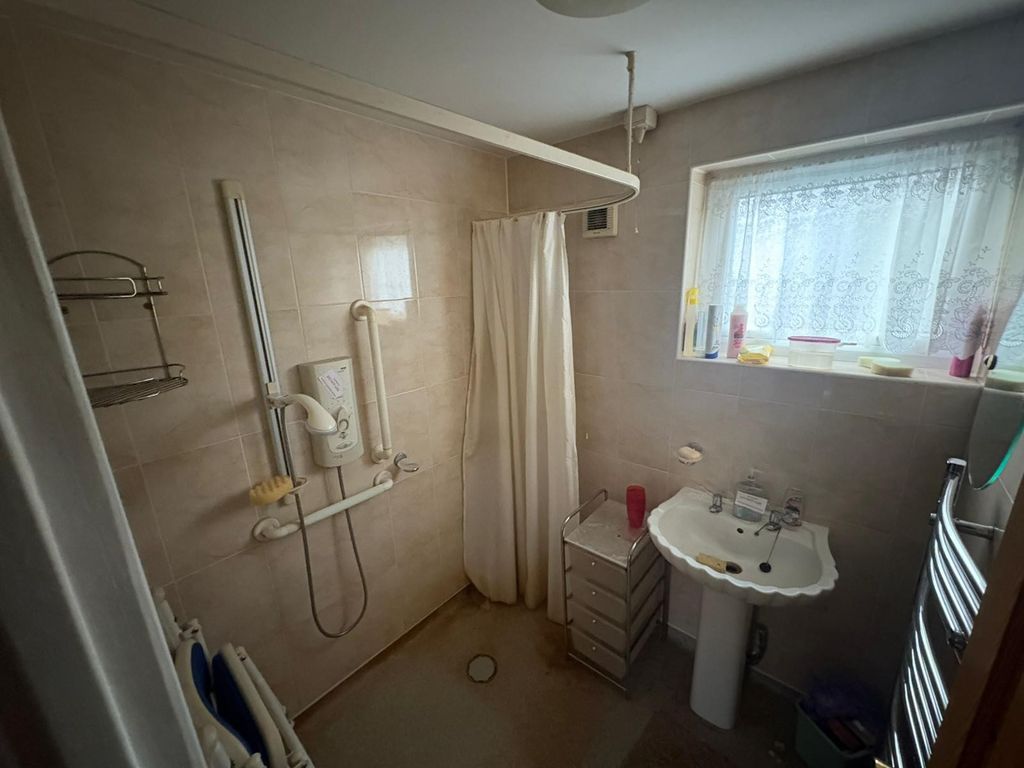 Property photo 2 of 3