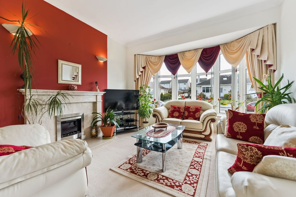 Property photo 2 of 25