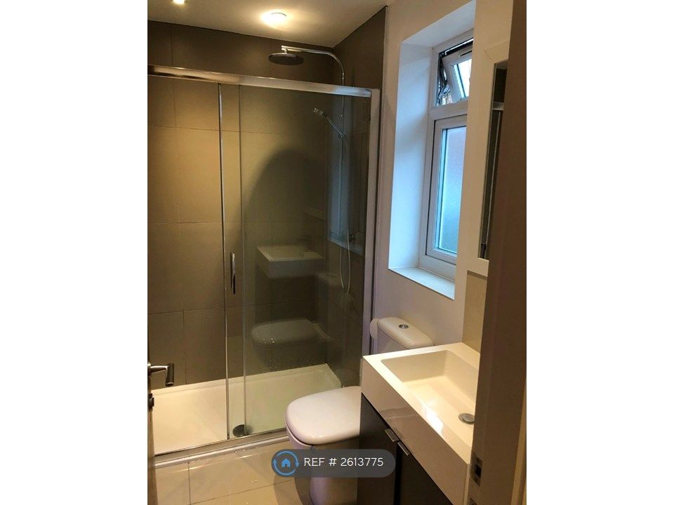Property photo 1 of 16 Shower Room