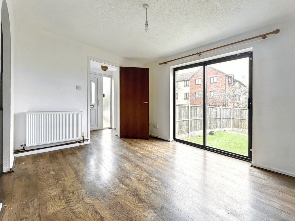 Property photo 3 of 7